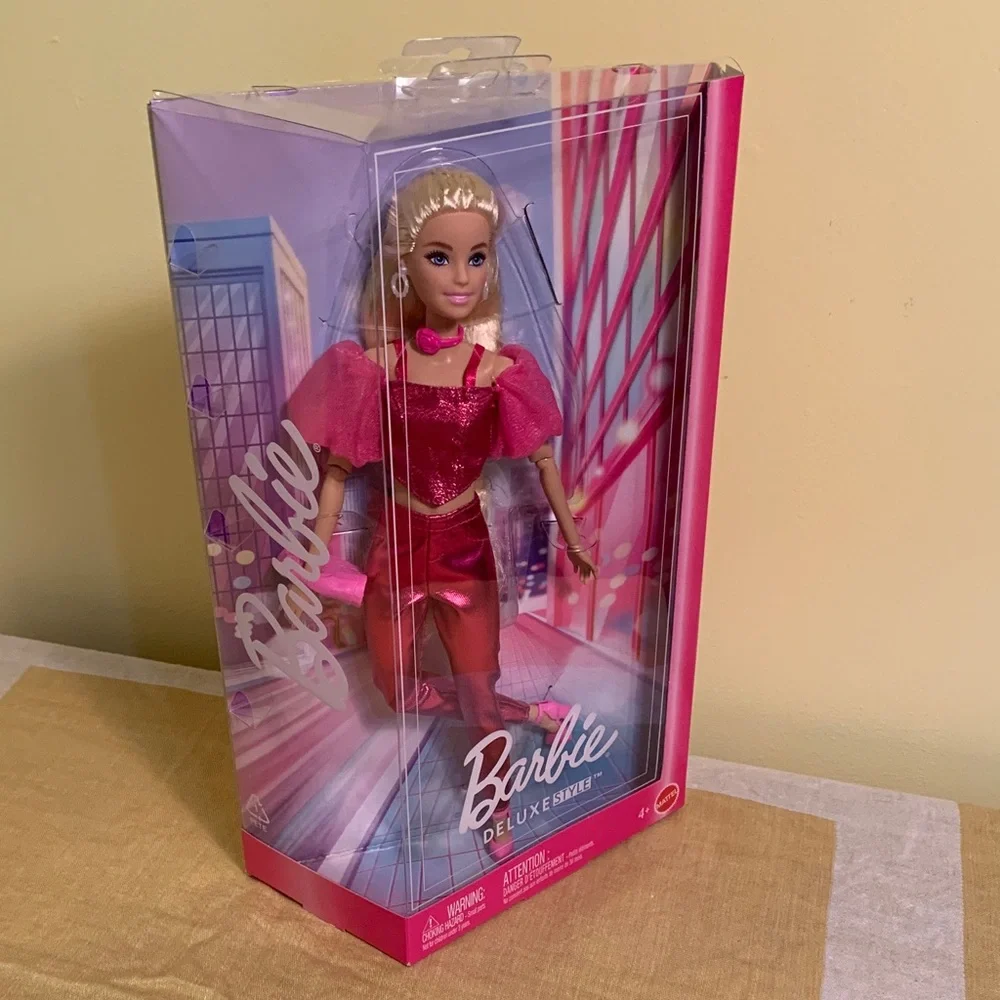 Barbie Deluxe Style 5 Pink Sparkle Millie NRFB NIB Wave 2 Collectible